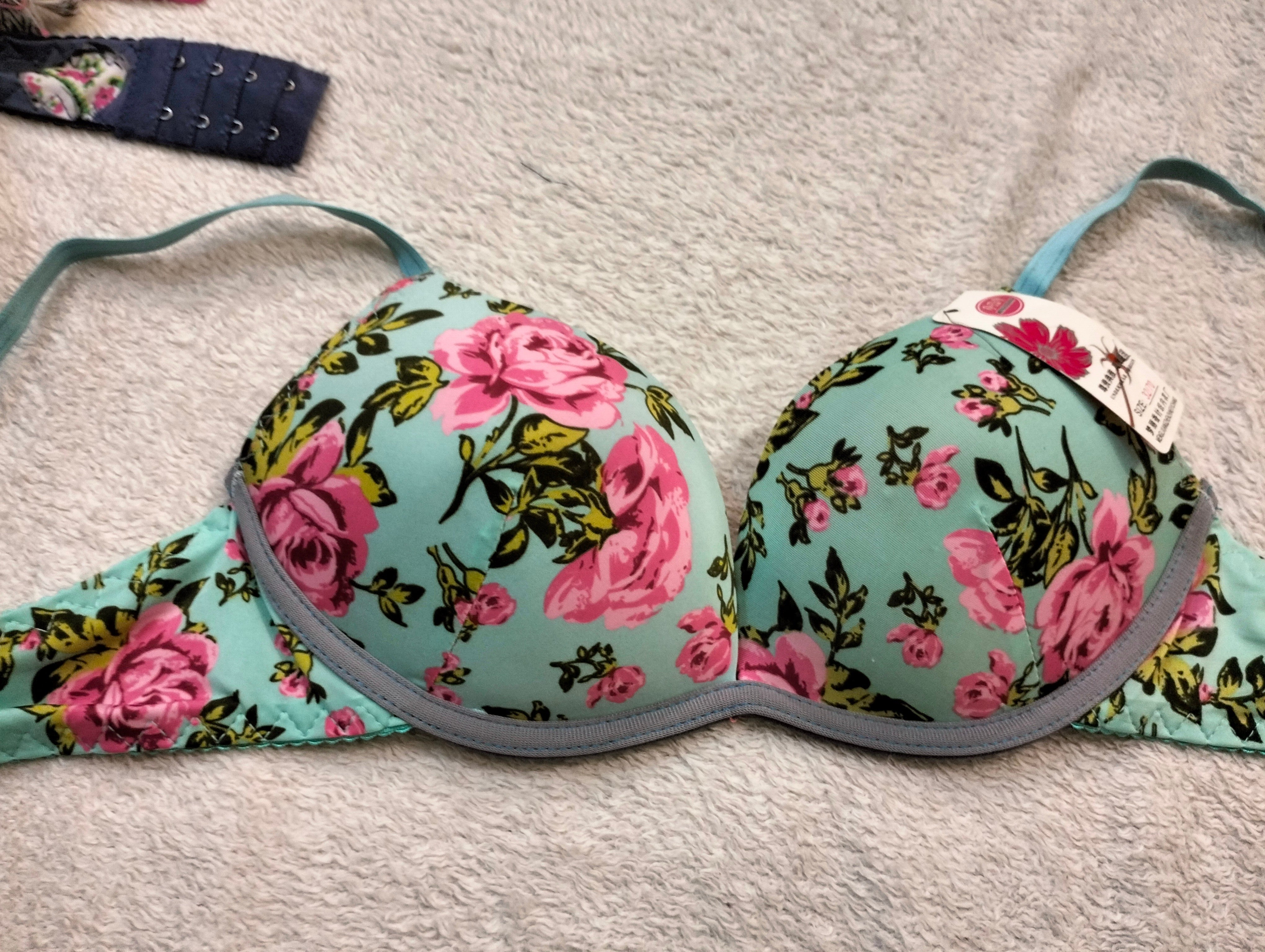 Half cup printed v shape padded bra