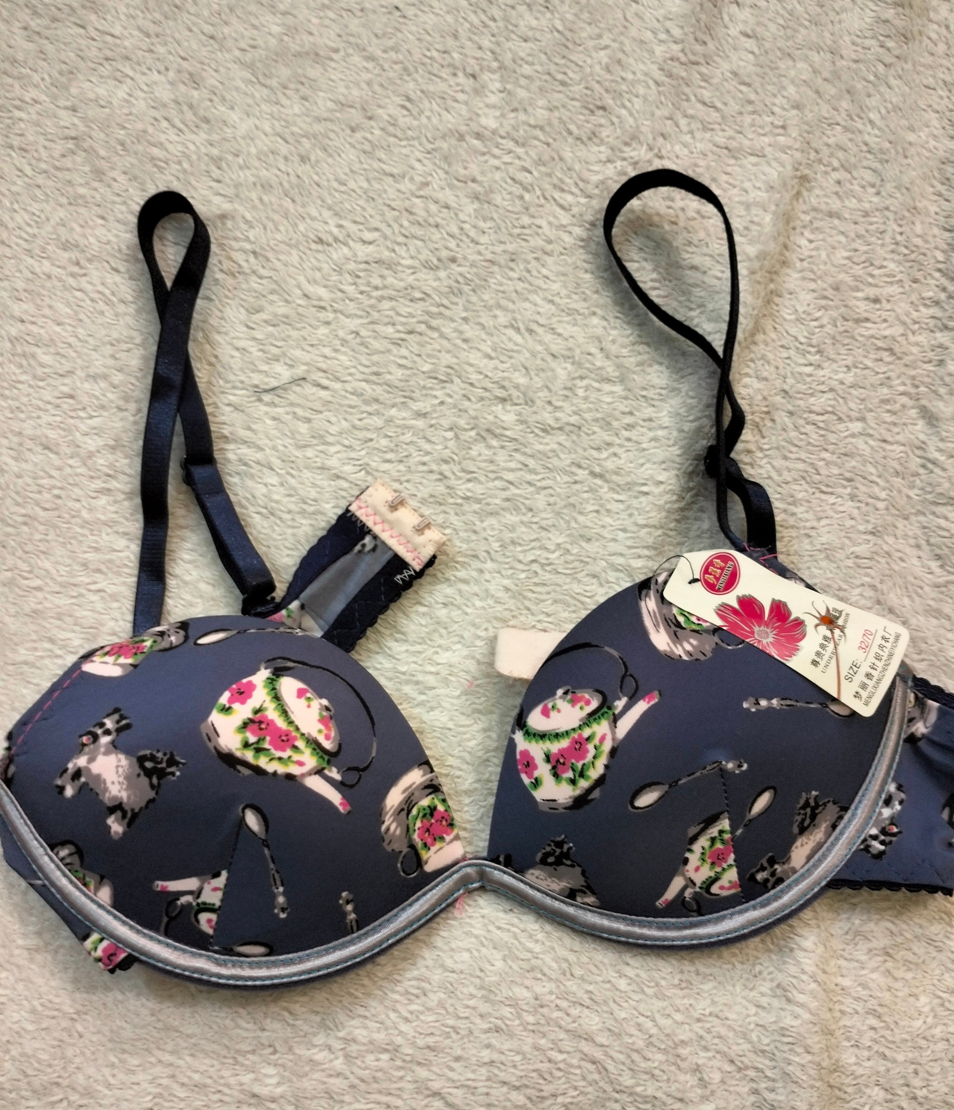 Half cup printed v shape padded bra