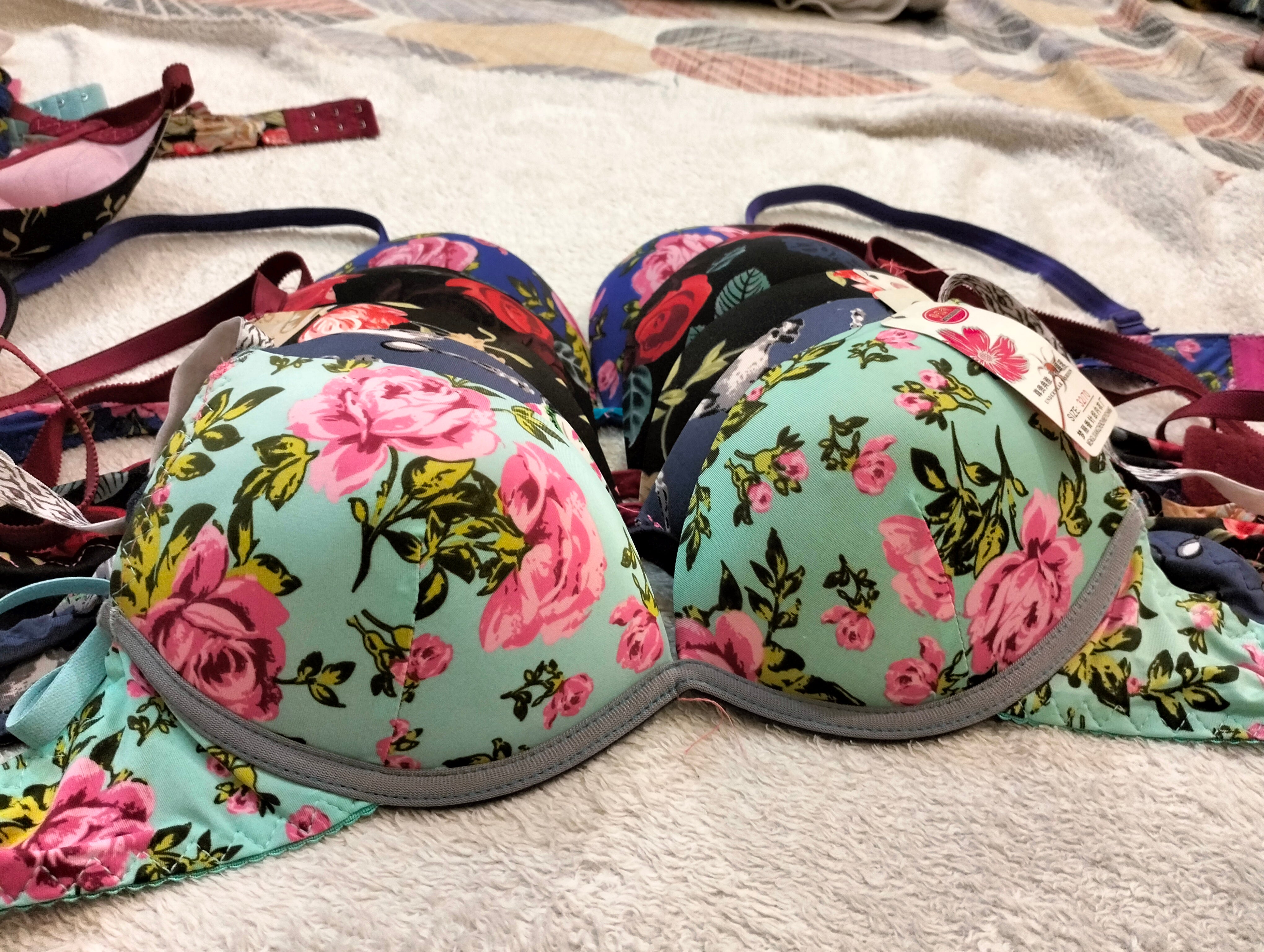 Half cup printed v shape padded bra