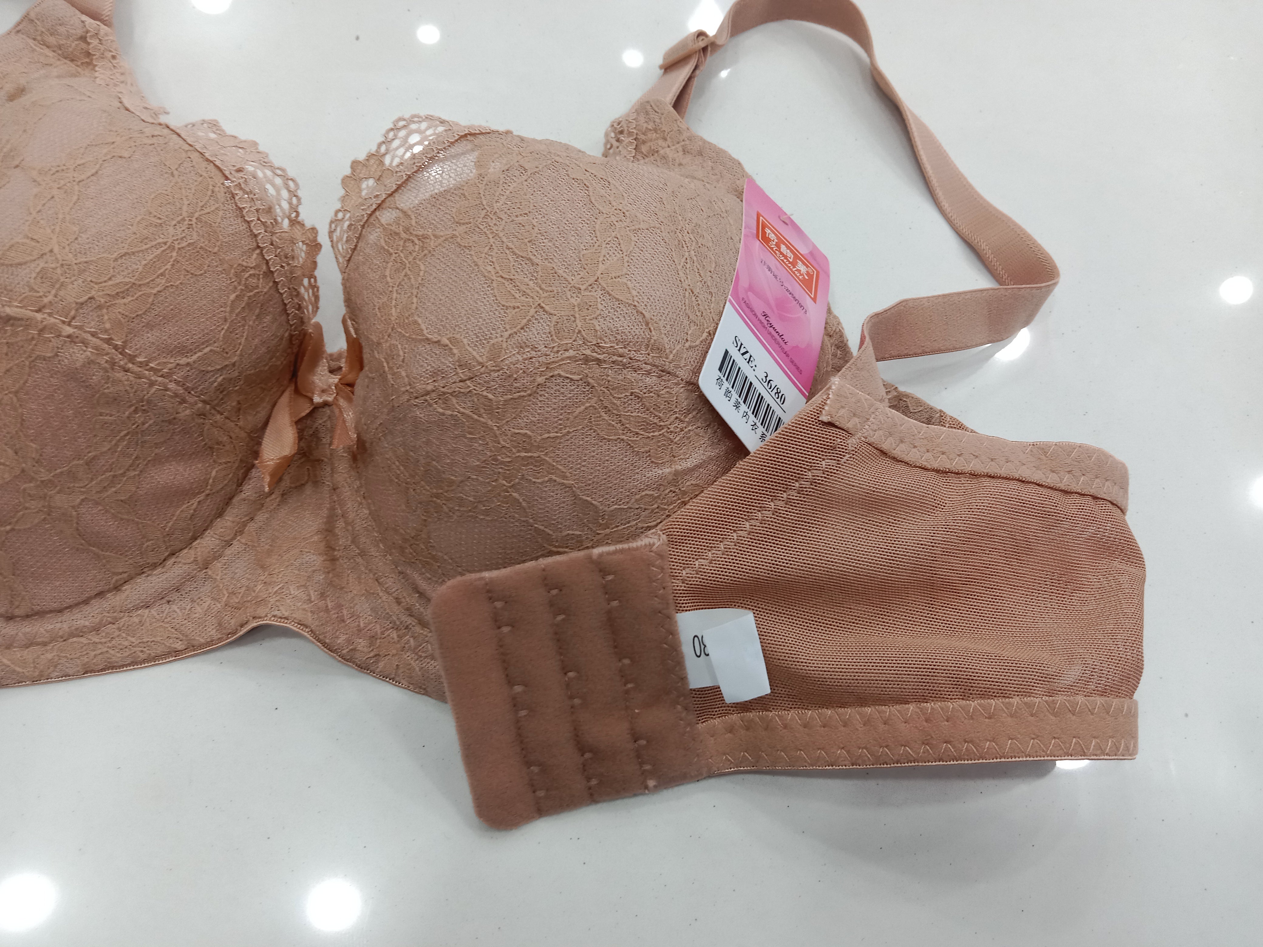 Light padded underwire bra