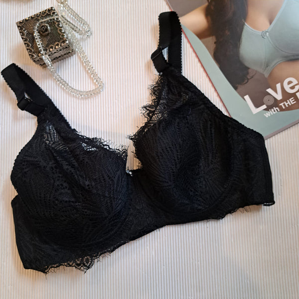 Ligh padded underwire bra